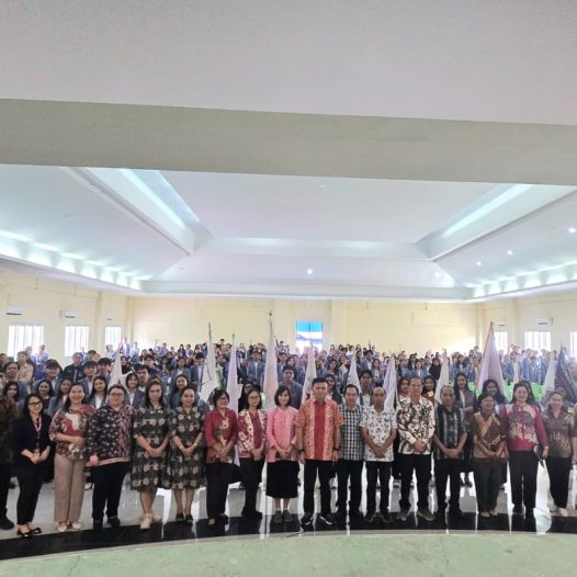 Dekan FMIPA UNSRAT Lantik 38 Organisasi Kemahasiswaan di Lingkungan FMIPA.