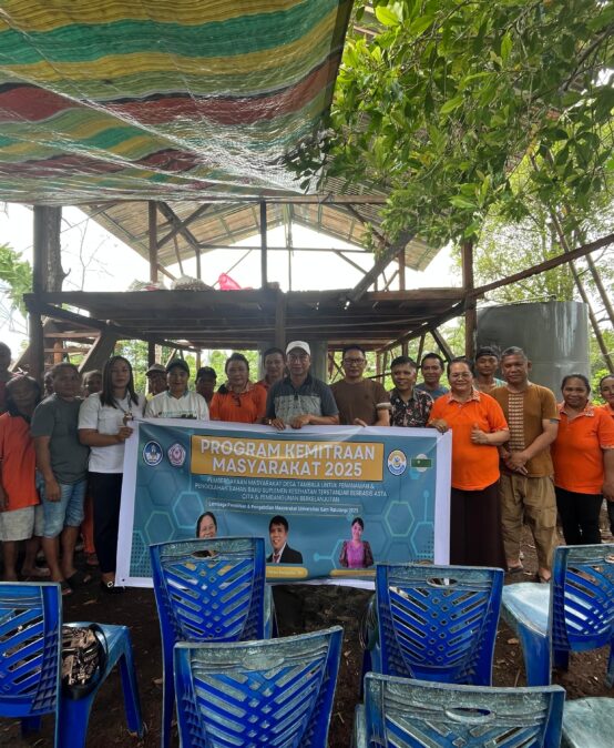 Sentuhan Sains di Desa Tambala: FMIPA UNSRAT Manado Berdayakan Warga, Hasil Panen Jadi Suplemen Kesehatan